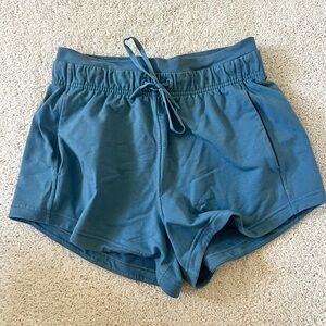 Lululemon Utility Blue Inner Glow High Rise Short 3” - Size 6